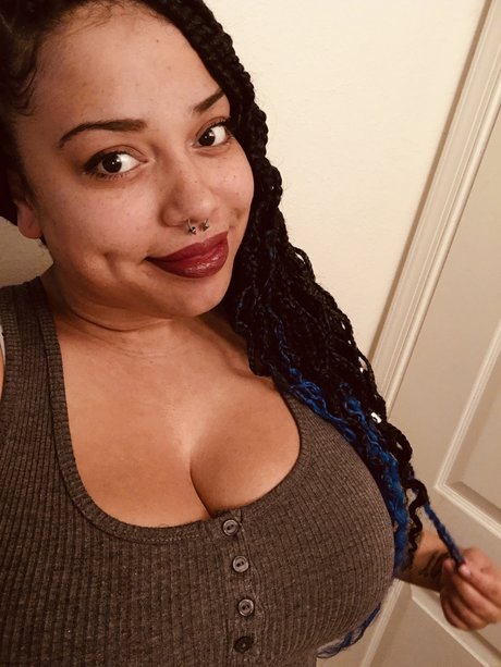 Foto desnuda filtrada de OnlyFans de Therealroxyrose