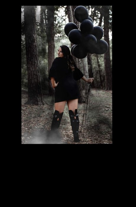 Foto desnuda filtrada de OnlyFans de Leigh