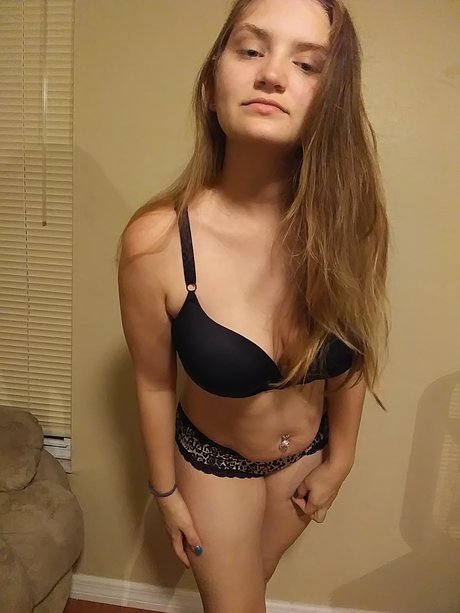 Foto desnuda filtrada de OnlyFans de Lynda Lee