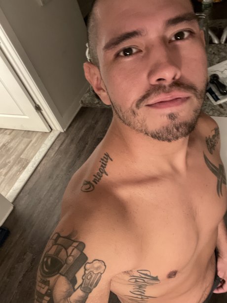 Foto desnuda filtrada de OnlyFans de Topher Martinez