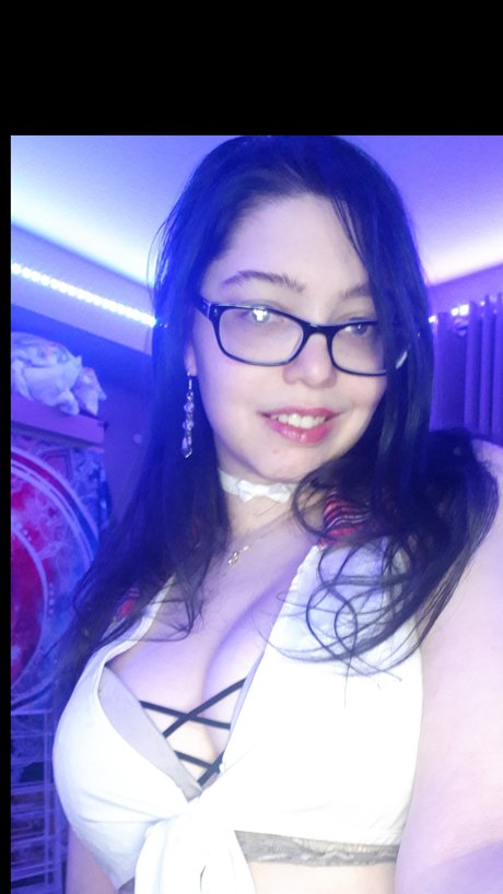 Titaniaxscarlet