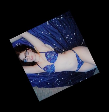 Foto desnuda filtrada de OnlyFans de Titaniaxscarlet