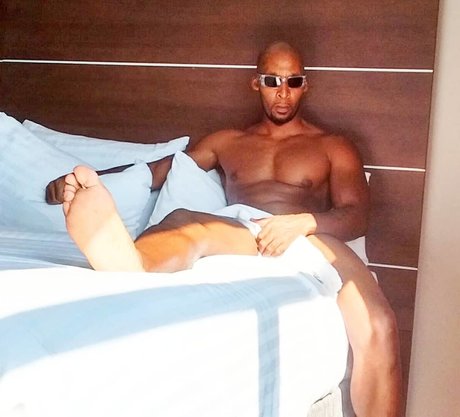 Foto desnuda filtrada de OnlyFans de Ramsees Massage