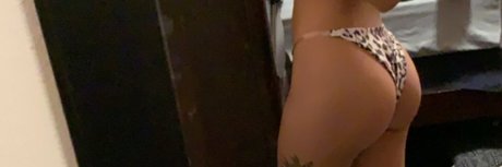 Foto desnuda filtrada de OnlyFans de Julie