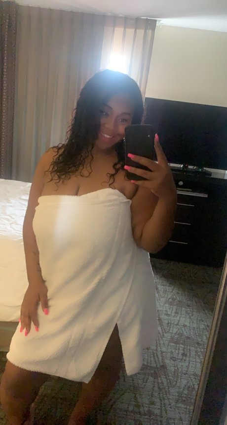 Foto desnuda filtrada de OnlyFans de Juicy 