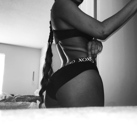 Foto desnuda filtrada de OnlyFans de Sex Stories For The Masses