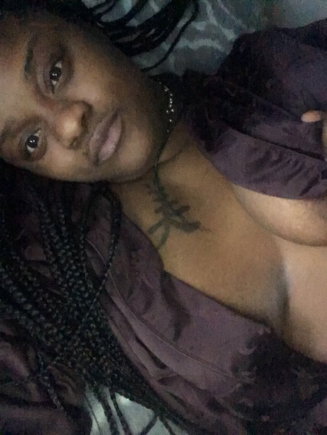 Foto desnuda filtrada de OnlyFans de Brilliant Iiona