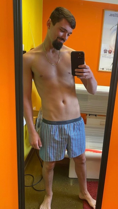 Foto desnuda filtrada de OnlyFans de Tom