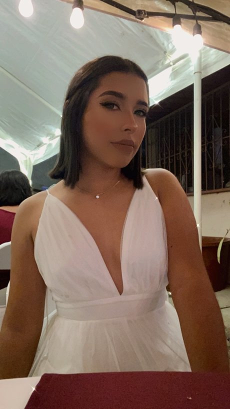 Foto desnuda filtrada de OnlyFans de Manzana Ma  