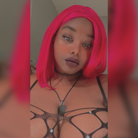 Foto desnuda filtrada de OnlyFans de Your Favorite Alien Slayer 