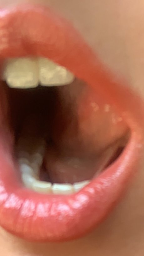 Foto desnuda filtrada de OnlyFans de Tiny Feet