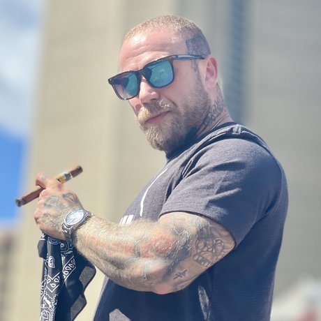 Foto desnuda filtrada de OnlyFans de Alpha Tattoo Viking