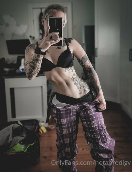 Foto desnuda filtrada de OnlyFans de Notaprodigy
