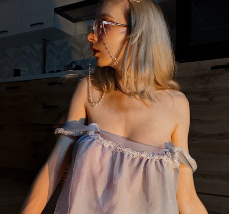 Foto desnuda filtrada de OnlyFans de Alice Moon