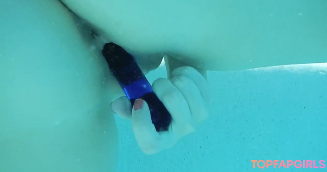 Foto desnuda filtrada de OnlyFans de Ambercutie #744 Foto desnuda filtrada de OnlyFans de Ambercutie #744