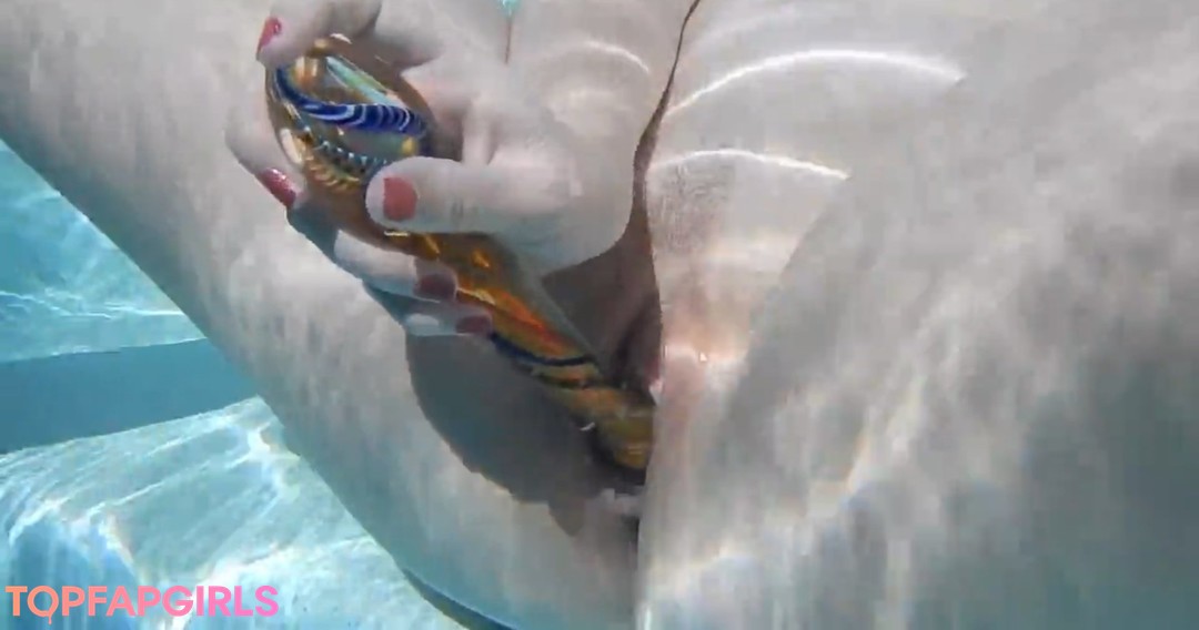 Foto desnuda filtrada de OnlyFans de Ambercutie #756 Foto desnuda filtrada de OnlyFans de Ambercutie #756