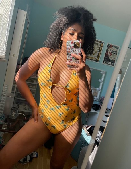 Foto desnuda filtrada de OnlyFans de Marti Belle
