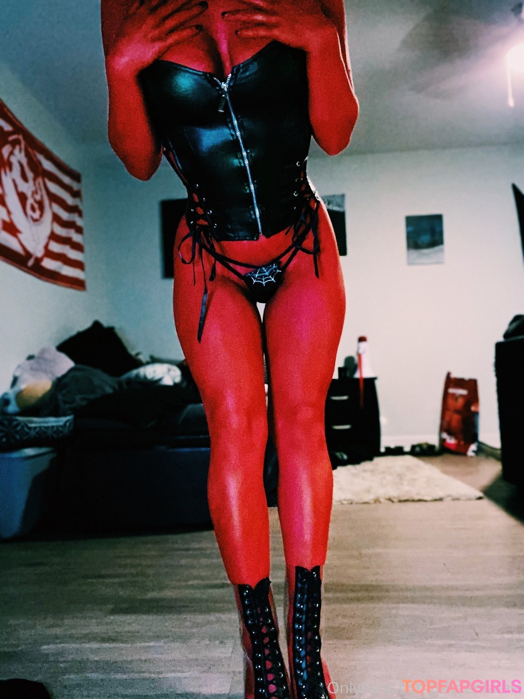 Foto desnuda filtrada de OnlyFans de Phoenfatale #93 Foto desnuda filtrada de OnlyFans de Phoenfatale #93