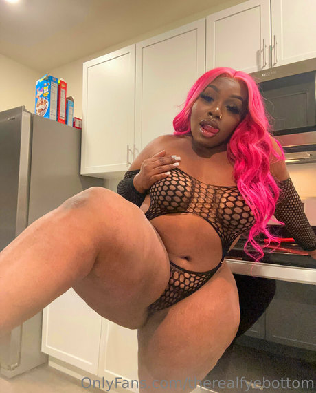 Foto desnuda filtrada de OnlyFans de Therealfyebottom