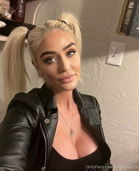 Foto desnuda filtrada de OnlyFans de Ashley Wolf