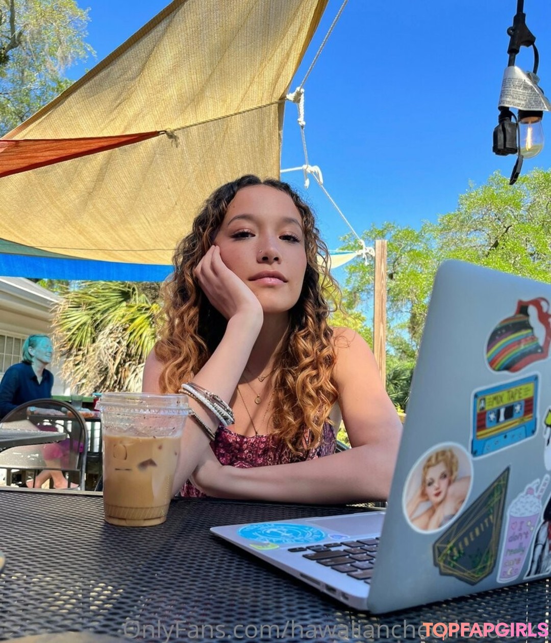 Foto desnuda filtrada de OnlyFans de Hawaiian Cheerleader #367 Foto desnuda filtrada de OnlyFans de Hawaiian Cheerleader #367