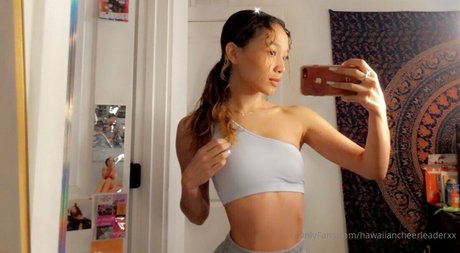 Foto desnuda filtrada de OnlyFans de Hawaiian Cheerleader