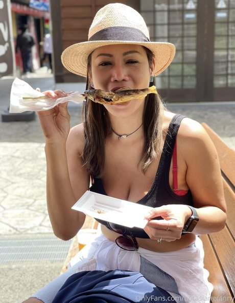 Hotasiangranny