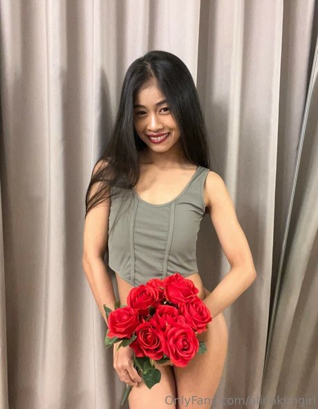 Foto desnuda filtrada de OnlyFans de Tiny Alina
