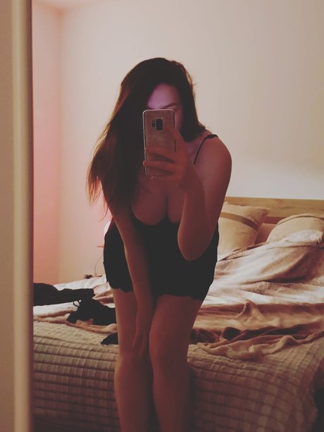 Foto desnuda filtrada de OnlyFans de Rogue White
