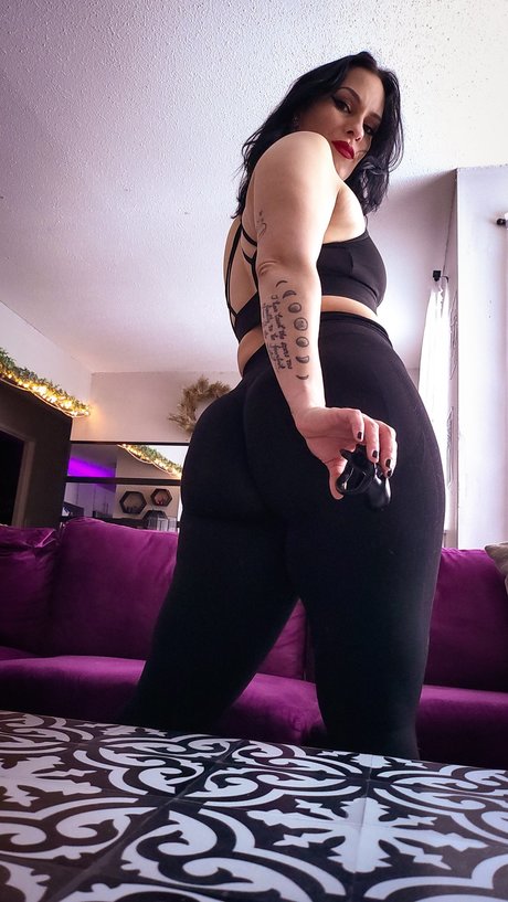 Foto desnuda filtrada de OnlyFans de Mistress Vera