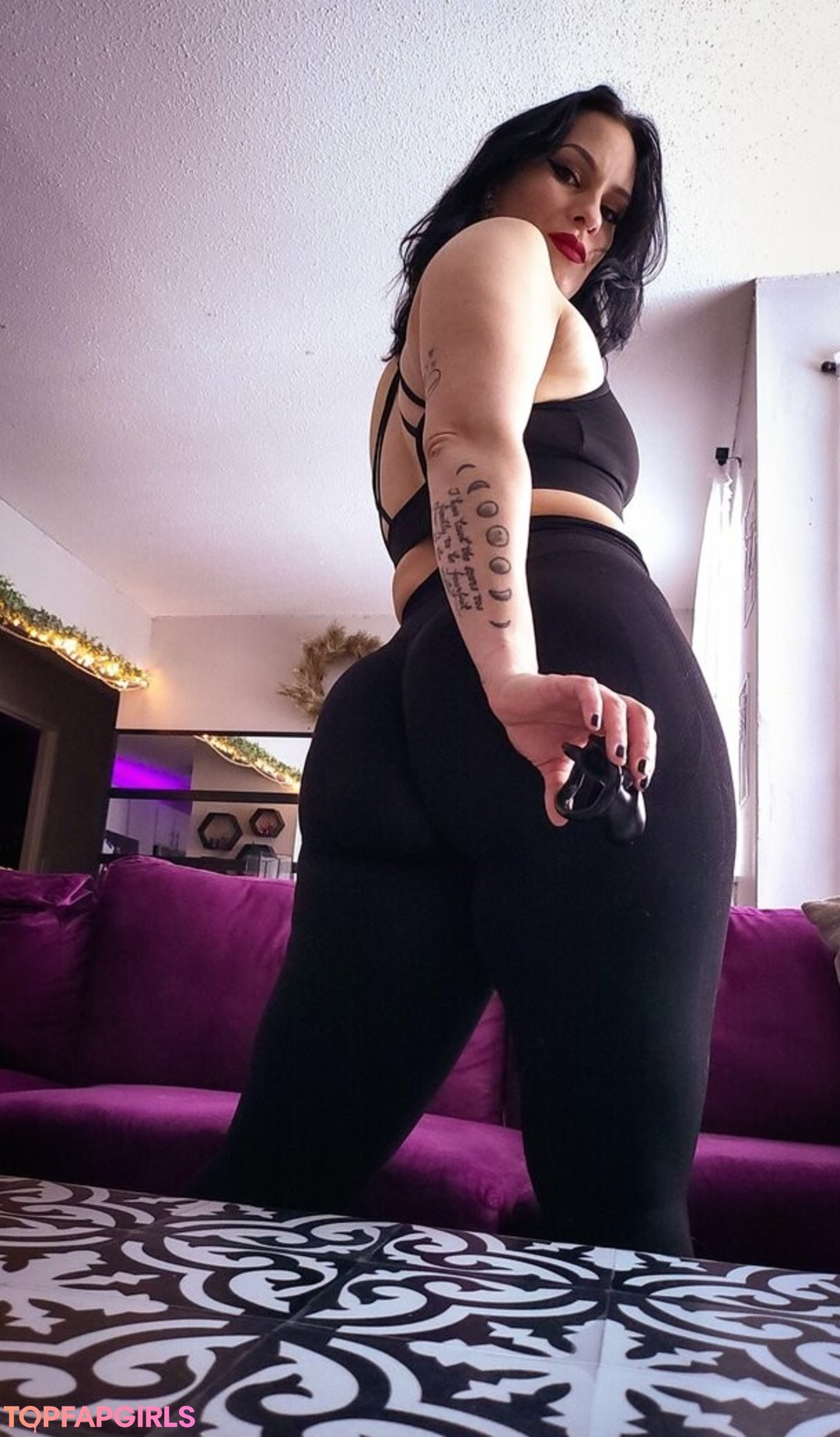 Foto desnuda filtrada de OnlyFans de Mistress Vera #9 Foto desnuda filtrada de OnlyFans de Mistress Vera #9