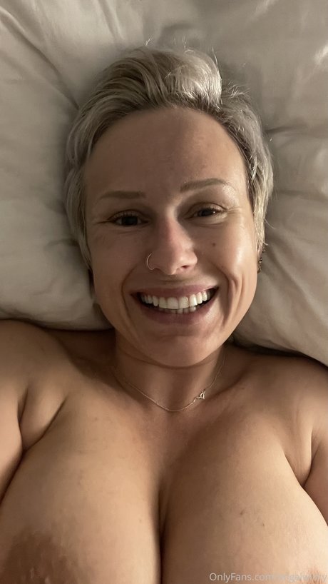 Foto desnuda filtrada de OnlyFans de Angel Wicky