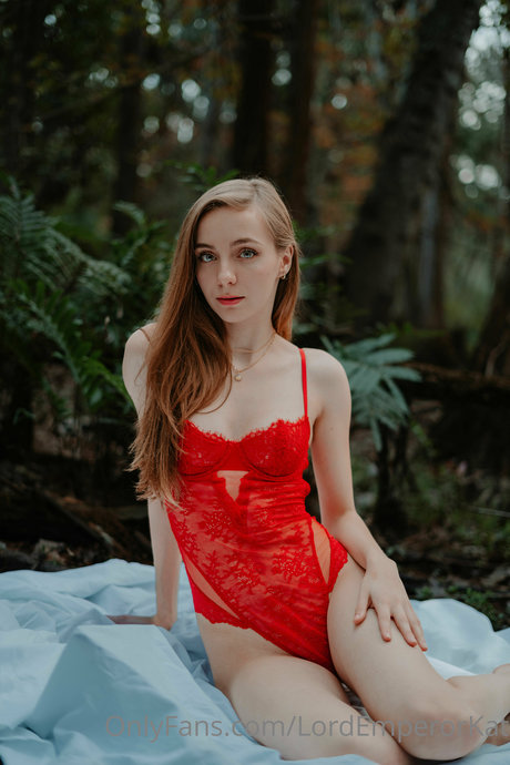 Kat ONLINE NOW