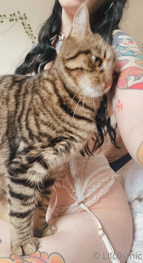 Foto desnuda filtrada de OnlyFans de cosmiccreatures