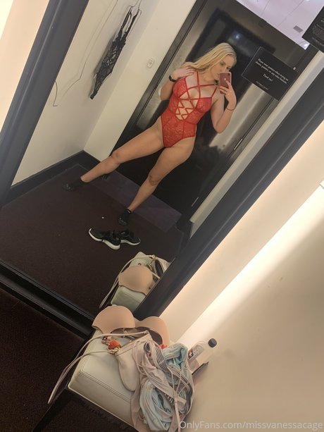 Foto desnuda filtrada de OnlyFans de Vanessa Cage