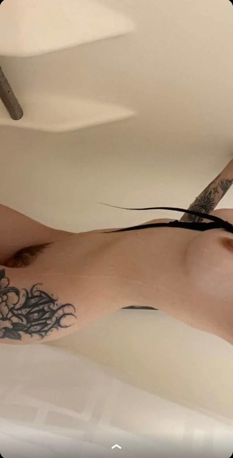 Foto desnuda filtrada de OnlyFans de Stormy Summers