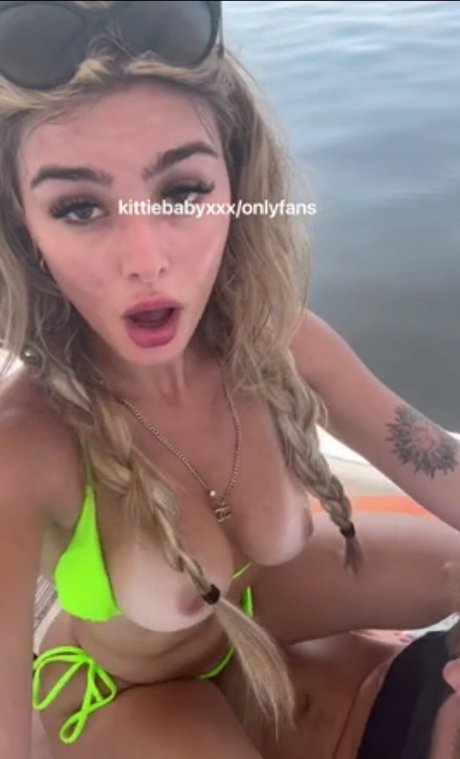 Foto desnuda filtrada de OnlyFans de Wet Kitty