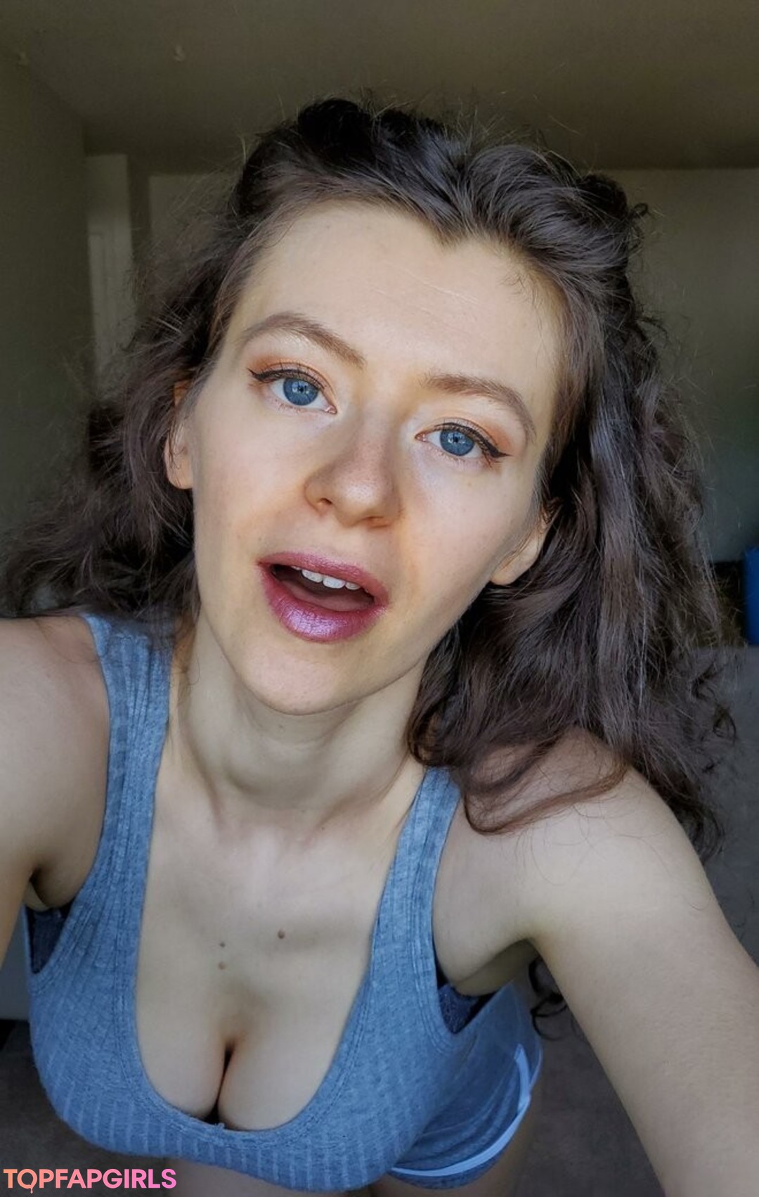 Foto desnuda filtrada de OnlyFans de Violetfoxy #297 Foto desnuda filtrada de OnlyFans de Violetfoxy #297