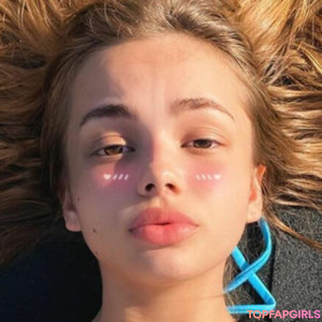 Foto desnuda filtrada de OnlyFans de Valya Karnaval #23 Foto desnuda filtrada de OnlyFans de Valya Karnaval #23