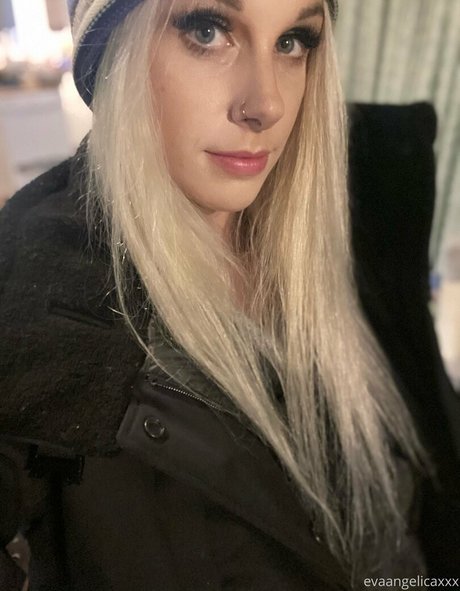 Eva_rocksttv
