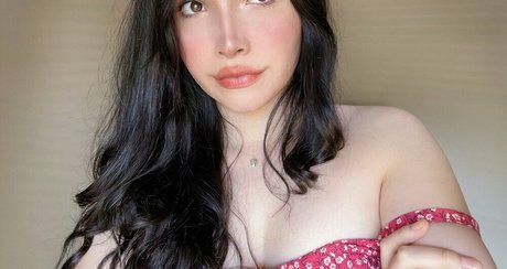 Foto desnuda filtrada de OnlyFans de Ariangelsfree