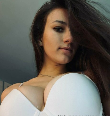 Foto desnuda filtrada de OnlyFans de Annieaa