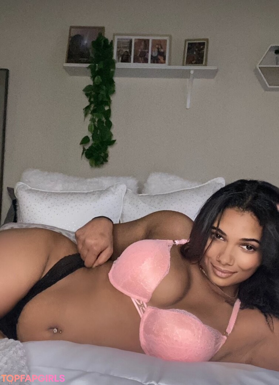 Foto desnuda filtrada de OnlyFans de Shapedbyshanice #39 Foto desnuda filtrada de OnlyFans de Shapedbyshanice #39