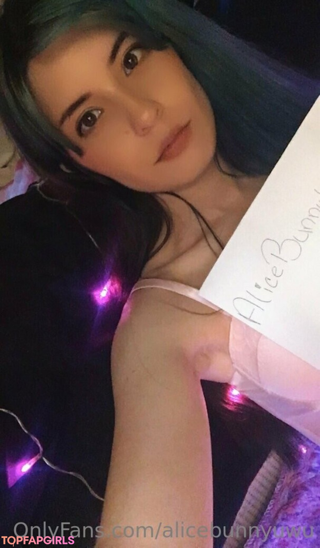 Foto desnuda filtrada de OnlyFans de Alicebunnyuwu #8 Foto desnuda filtrada de OnlyFans de Alicebunnyuwu #8