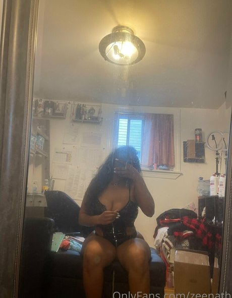 Foto desnuda filtrada de OnlyFans de Zeenath