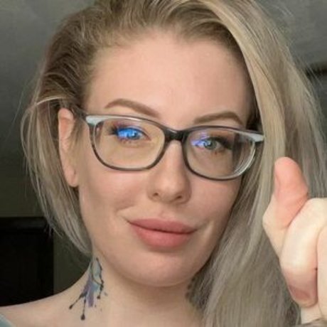 Foto desnuda filtrada de OnlyFans de Sarah Karuna Satori