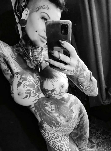 Foto desnuda filtrada de OnlyFans de Pixta