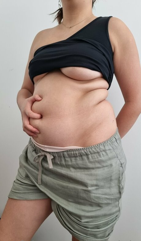 Foto desnuda filtrada de OnlyFans de Lilcakebaby
