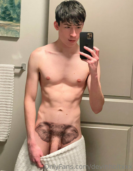 Foto desnuda filtrada de OnlyFans de Devinholtxxx