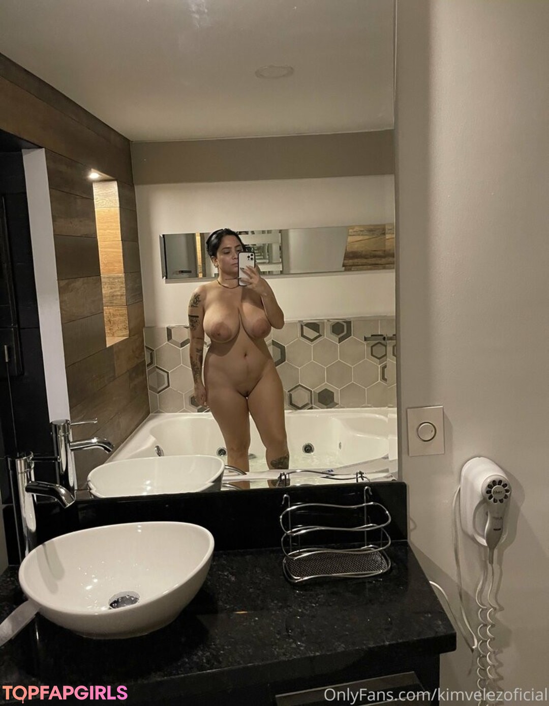 Foto desnuda filtrada de OnlyFans de Kimvelezoficial #90 Foto desnuda filtrada de OnlyFans de Kimvelezoficial #90